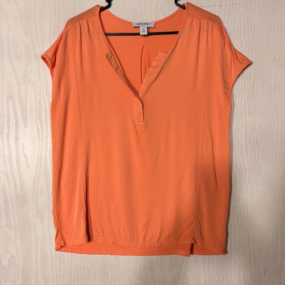 Nine West Jeans Blouse Womens Medium Orange Split V-Neck Cap Sleeve